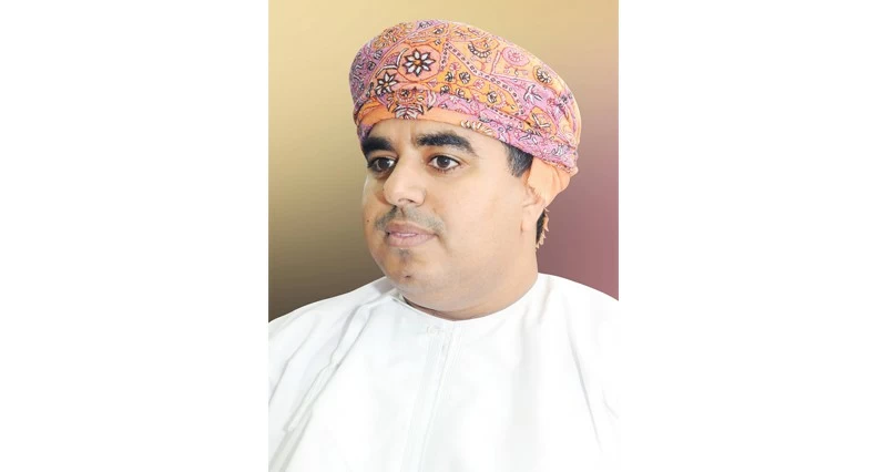 هل هلالك : لا زلت طفلا يحن إلى أمه