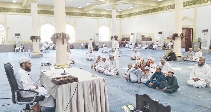 تواصل المحاضرات الدينية والصحية والقانونية فـي الولايات