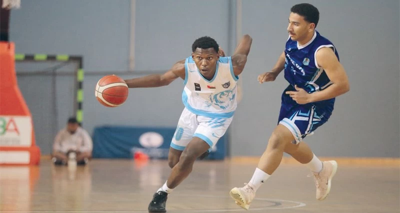 نزوى يتفوق على صلالة فـي دوري الشباب لكرة السلة