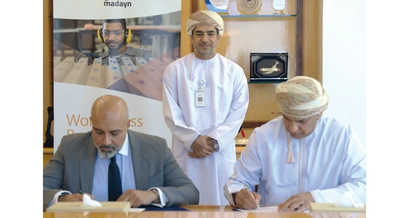 بحجم استثمارات 1.6 مليون ريال.. توقيع 3 عقود لإقامة مشاريع بمدينة السويق الصناعية