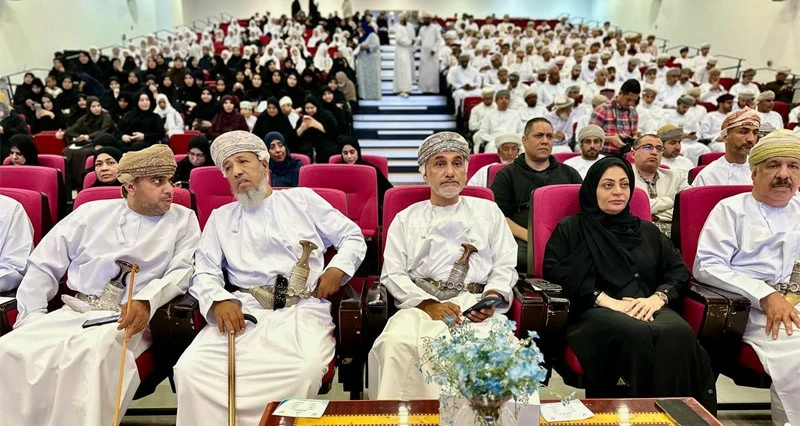 تكريم الطلبة المجيدين فـي مسابقة التلاوة والحفظ بالمصنعة