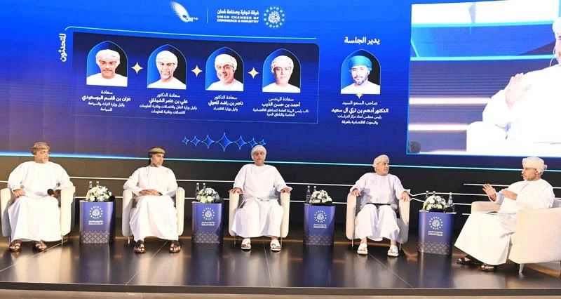 غرفة تجارة وصناعة عُمان تسلط الضوء على خطط تطوير الصناعات ذات القيمة المضافة العالية ودعم التصنيع الذكي