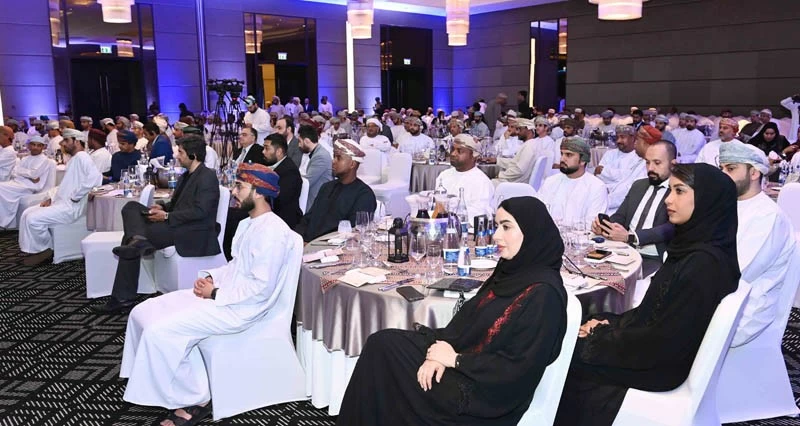 غرفة تجارة وصناعة عُمان تسلط الضوء على خطط تطوير الصناعات ذات القيمة المضافة العالية ودعم التصنيع الذكي