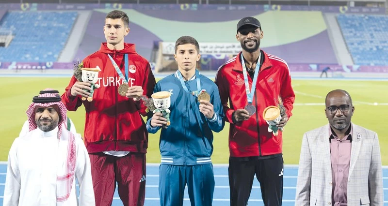 بطل الوثب العالي فاتك بن عبدالغفور يسعى لكسر حاجز 2.27 متر