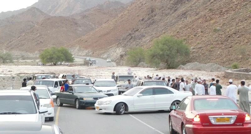 مطالبات بالإسراع فـي تنفيذ ازدواجية طريق &laquo;الرستاق ـ عبري&raquo;