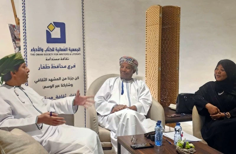 الجمعية العُمانية للكتاب والأدباء بظفار تناقش تحولات الهوية الرمضانية بين الذاكرة وتحولات العصر