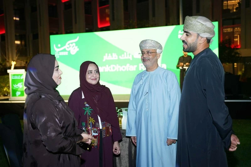 بنك ظفار يُعلن عن فرصة للفوز بتذاكر كأس السوبر الأوروبي 2026 خلال اللقاء الإعلامي