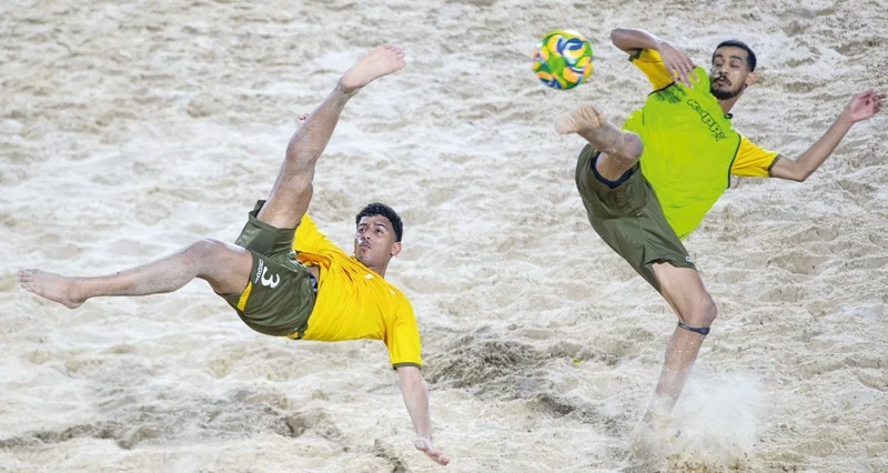 منتخبنا الوطني للقدم الشاطئية يواصل تحضيراته المكثفة ببوشر ويستعد لمواجهة منتخب بيلاروسيا وديا