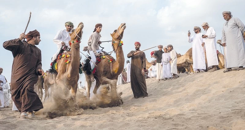 الصورة الضوئية العمانية.. صناعة إبداعية تتقاطع مع الإنسان والثقافة والمجتمع