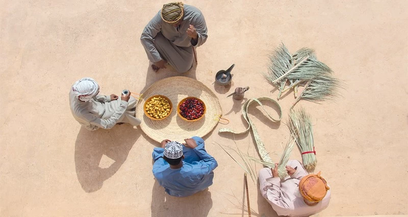 الصورة الضوئية العمانية.. صناعة إبداعية تتقاطع مع الإنسان والثقافة والمجتمع