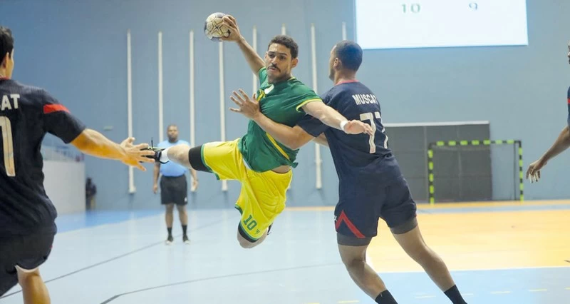 نادي عمان يحافظ على الصدارة بفوزه على نزوى .. ومسقط يتفوق على السيب فـي دوري اليد