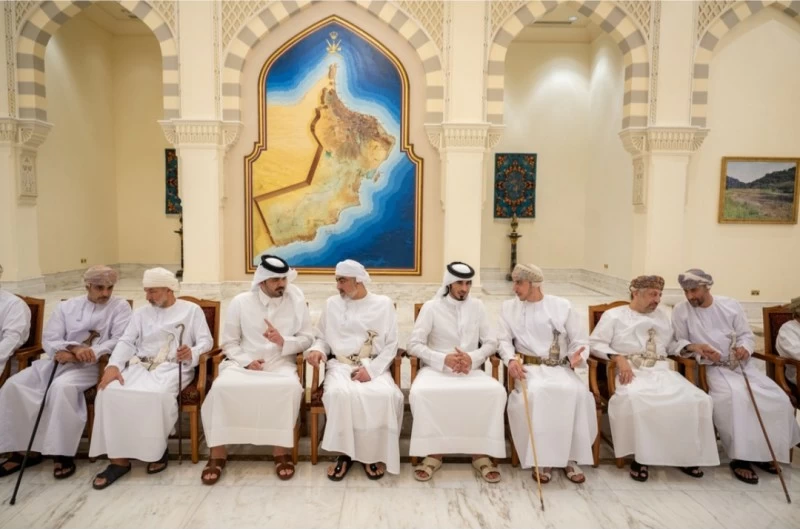 مبعوث أمير قطر والأمين العام لـ(التعاون) يقدمان العزاء في وفاة فهد بن محمود