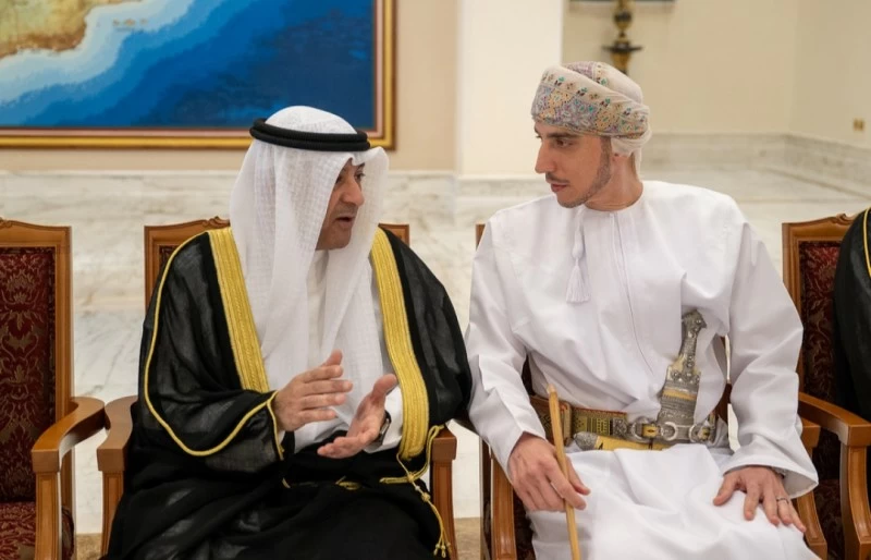 مبعوث أمير قطر والأمين العام لـ(التعاون) يقدمان العزاء في وفاة فهد بن محمود