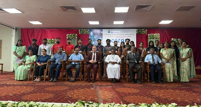 التقنية والعلوم التطبيقية تشارك فـي المؤتمر الدولي بالهند