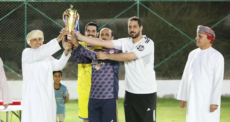 اختتام دورة الحوقين الرمضانية لكرة القدم بالرستاق