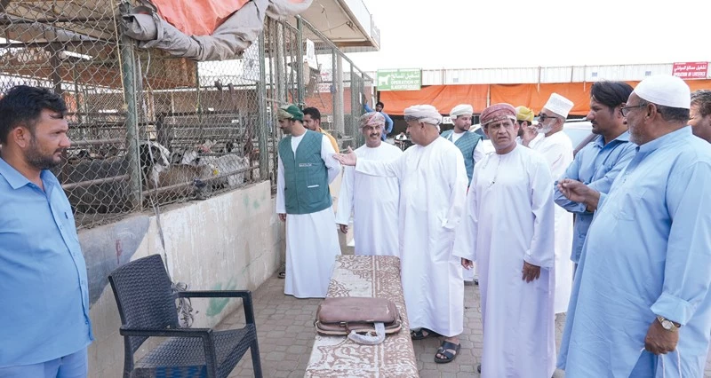 حملة مشتركة للمسالخ البلدية بمسقط وجنوب الباطنة