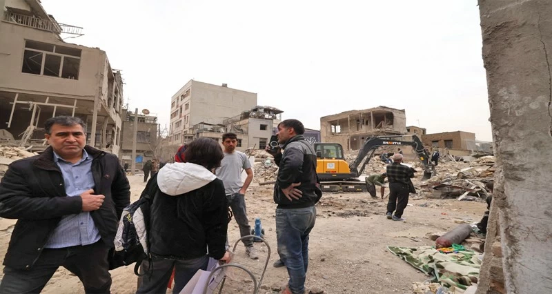 قصف أميركي إسرائيلي مستمر على إيران يقابله رد بالصواريخ .. وترامب منشغل بـ&laquo;هرمز&raquo; و&laquo;النفط&raquo;