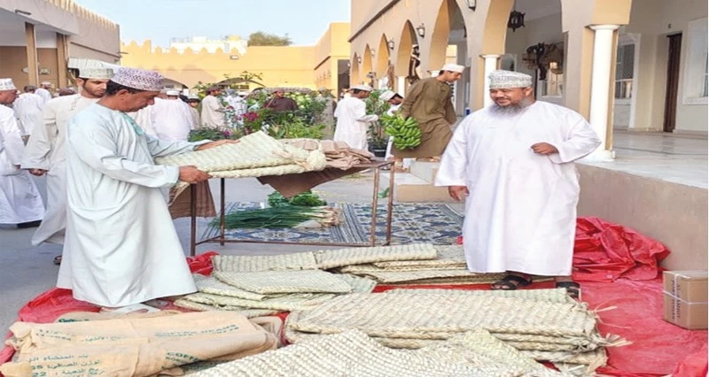 حركة تجارية نشطة تشهدها أسواق سلطنة عمان تزامنا مع إقامة هبطات عيد الفطر