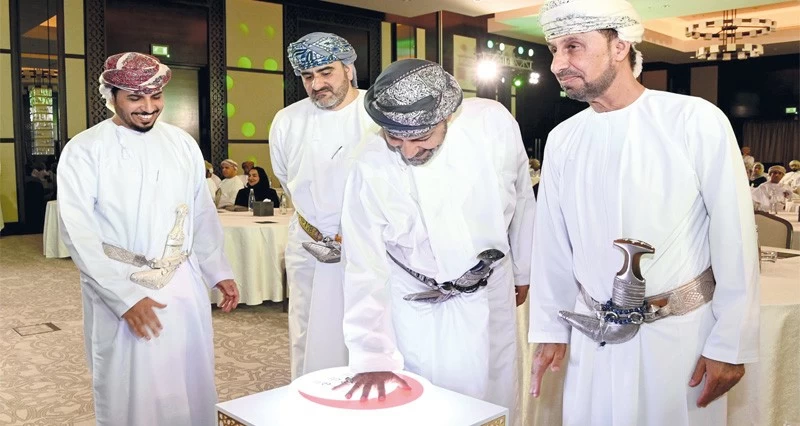 &laquo;العمانية للأعمال الخيرية&raquo; تشهر الهلال الأحمر العماني