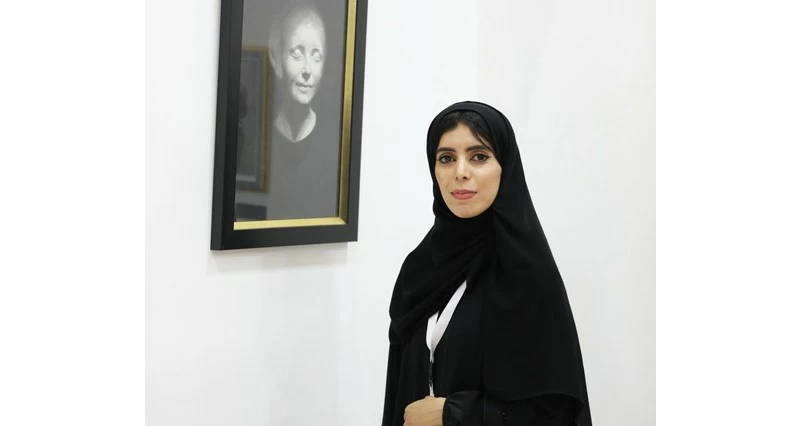 التشكيلية إيمان الخاطرية: البيئة العمانية &laquo;ذاكرة بصرية&raquo; حية وجذر للهوية