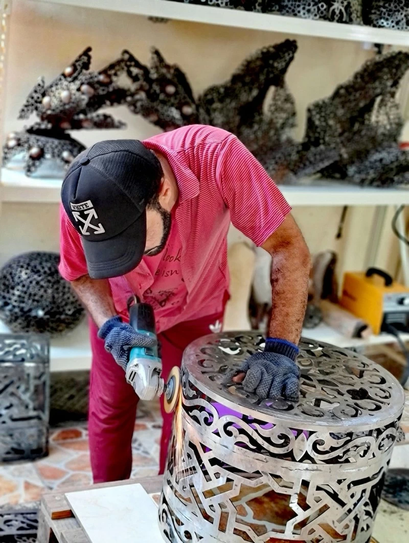 التشكيلي علي الجهوري: الفن صناعة إبداعية واقتصاد معرفي في سلطنة عمان