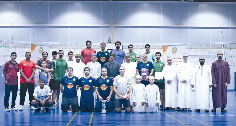 ختام النسخة الأولى من بطولة الموظفين لرباعيات كرة الطائرة في جامعة السلطان قابوس