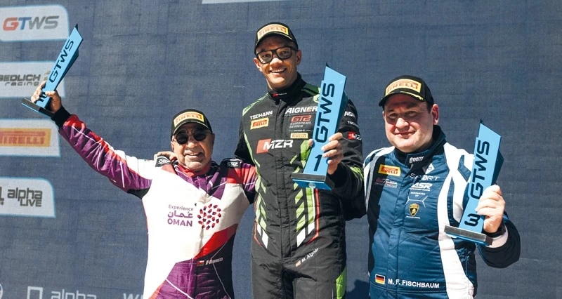 حمد الوهيبي يعتلي منصة التتويج بجدارة في برشلونة في سباقات جي تي 2