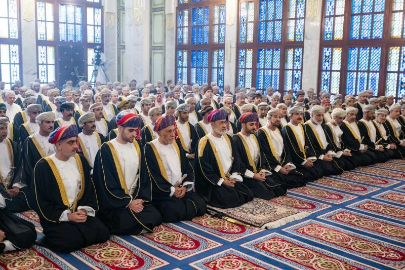 سلطنة عمان تحتفل بأول أيام عيد الفطر السعيد