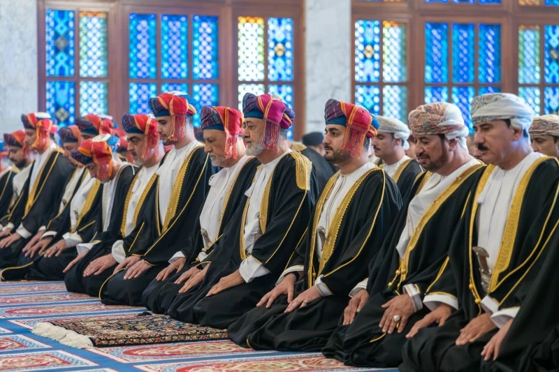 سلطنة عمان تحتفل بأول أيام عيد الفطر السعيد