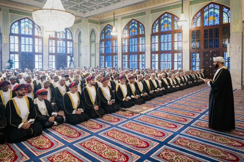 سلطنة عمان تحتفل بأول أيام عيد الفطر السعيد