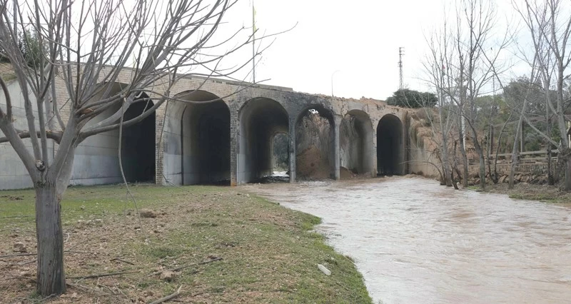 بعد ضربها جسرا رئيسيا فـي الجنوب .. إسرائيل تعتزم تكثيف عملياتها البرية فـي لبنان