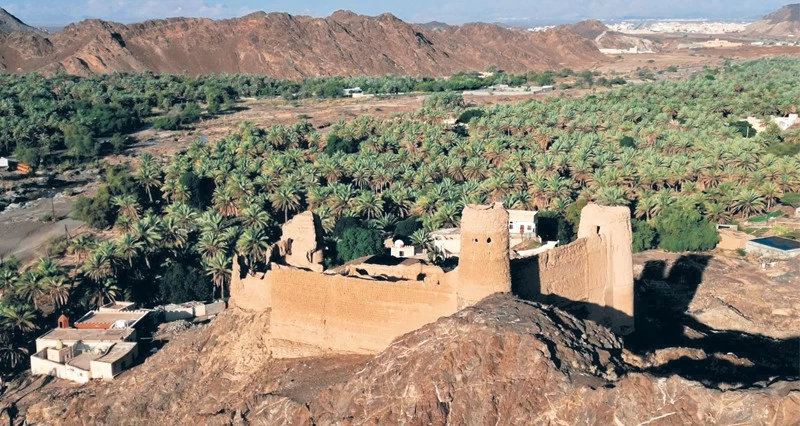 &laquo;مقنيات&raquo; تحكي حقبا ممتدة من الحضارة العمانية.. و&laquo;حصن الأسود&raquo; أبرز معالمها