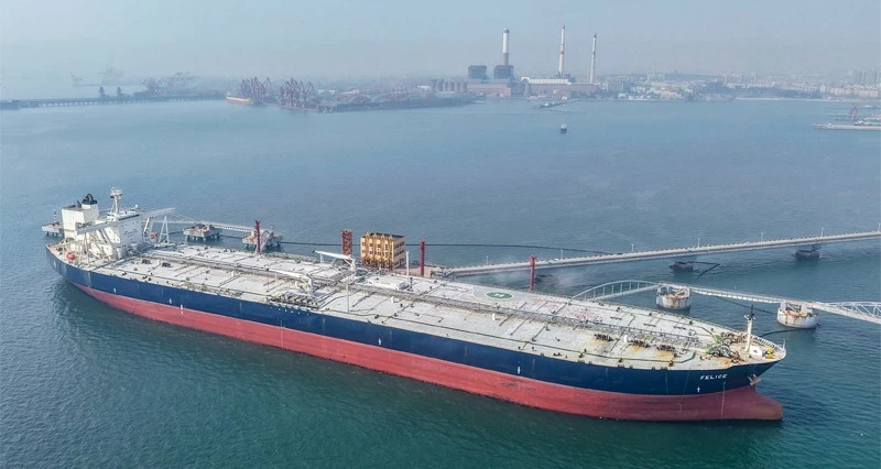 أسعار النفط تنخفض أكثر من 5% وارتفاع الأسهم الآسيوية مع حديث ترامب عن مفاوضات مع إيران