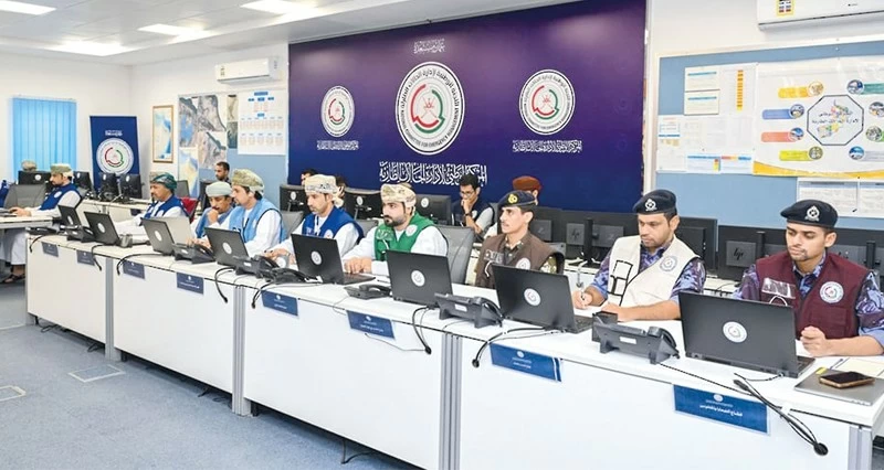 منخفض المسرات: إنهاء تفعيل المركز الوطني لإدارة الحالات الطارئة .. وخطة متكاملة لإعادة تأهيل الطرق وضمان استمرارية الحركة المرورية