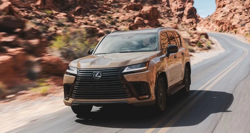 مزايا حصرية مع لكزس إل إكس 700 إتش