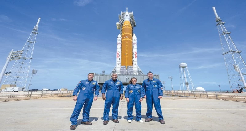 بدء العدد التنازلي لإطلاق أول رحلة لرواد فضاء إلى القمر منذ 53 عاما