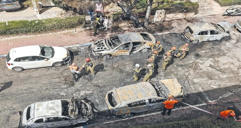 ضربات عنيفة تطول أهدافا مختلفة فـي إيران .. و&raquo;إسرائيل&raquo; تكرر التهديد بـ&laquo;عازلة فـي لبنان&raquo;