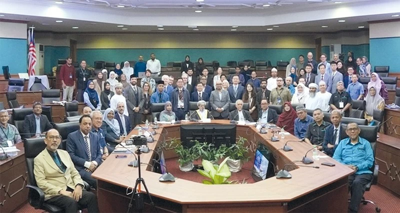 سلطنة عمان تشارك فـي المؤتمر الأكاديمي بين الحضارات بماليزيا