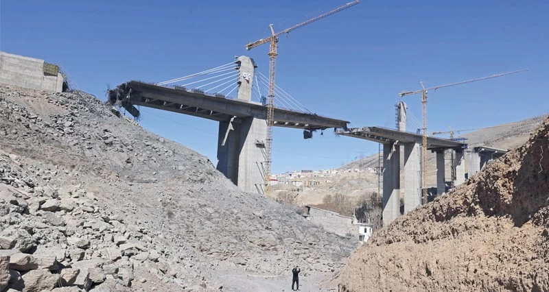 الحرب تتواصل .. انفجارات فـي إيران و&laquo;إسرائيل&raquo; واستهداف البنية الأساسية والمشاريع الكبرى