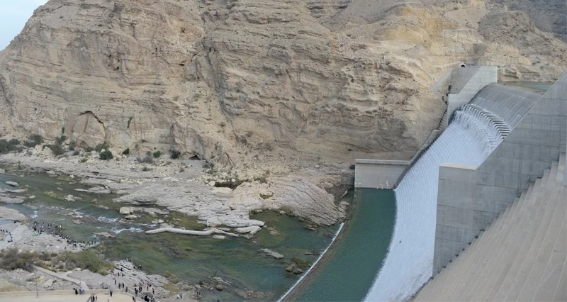 سد وادي ضيقة في مشهد جميل بعد امتلائه بالكامل إثر هطول الأمطار الغزيرة مؤخرا جراء &laquo;منخفض المسرات&raquo;