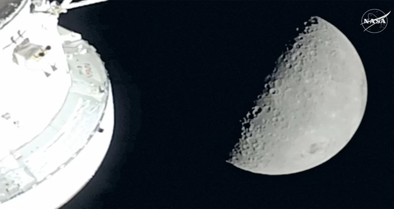 رواد &laquo;أرتميس 2&raquo; يصلون إلى أبعد نقطة بلغها إنسان فـي الفضاء