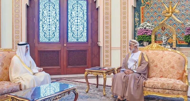 جلالة السلطان يتناول مع وزير خارجية الكويت الأحداث الراهنة فـي المنطقة