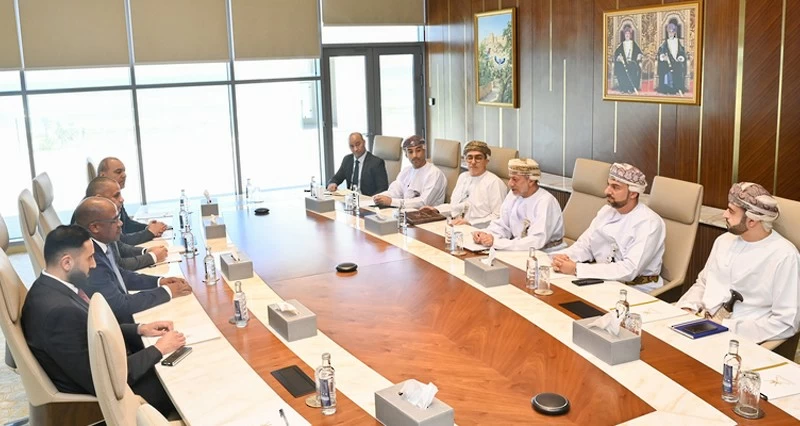 سلطنة عمان وليبيا تستعرضان الإمكانات والفرص الاستثمارية الواعدة