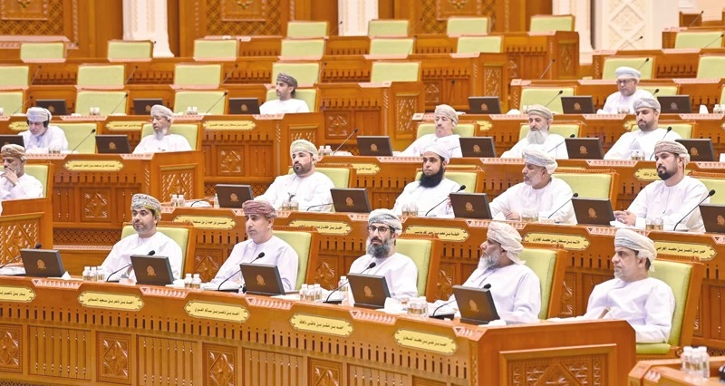 1.2 مليار ريال عماني ..القيمة الإجمالية لقطاع الطرق خلال الخطة الخمسية العاشرة