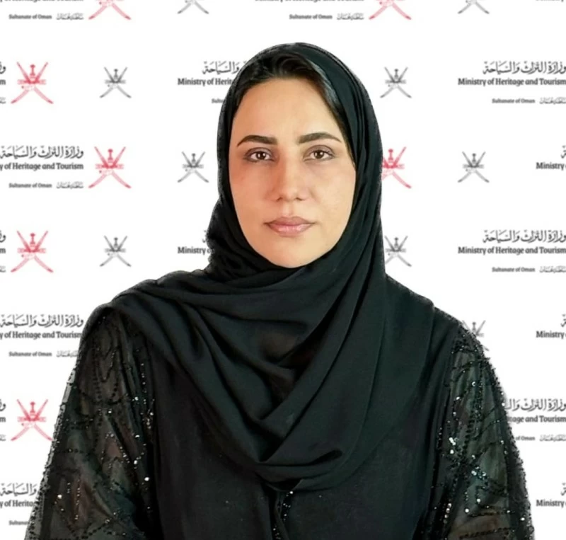 موسم ربيع الورد يعزز الحركة السياحية وينشط الاقتصاد المحلي بمحافظة الداخلية