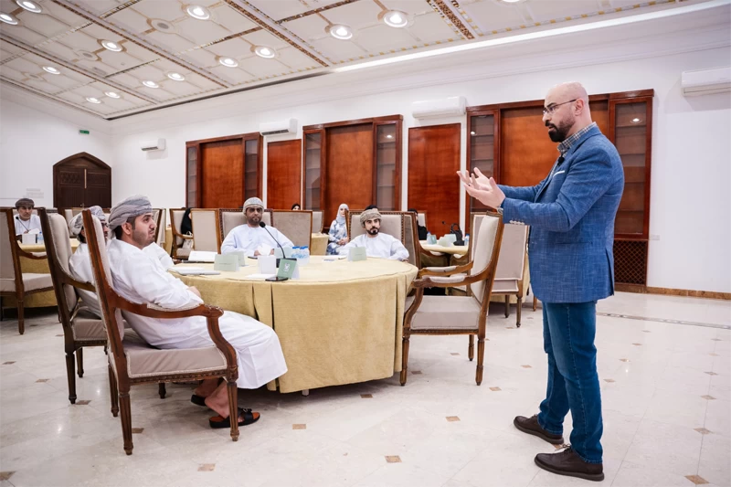 برنامج ' ادارة السمعة المؤسسية وبناء الولاء'في الظاهرة