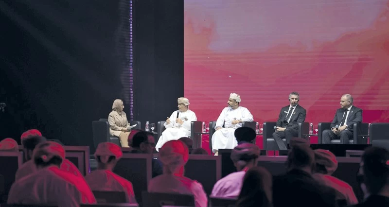 مطارات عمان والطيران &laquo;العماني&raquo; و&laquo;السلام&raquo; و&laquo;ترانزوم&raquo; تستعرض مؤشرات النمو والتقدم خلال العام الماضي والتوجهات الاستراتيجية والخطط التنفيذية القادمة