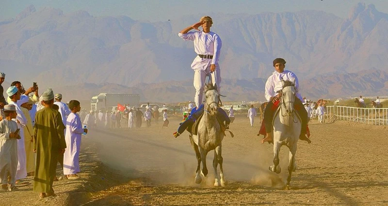 سعيد الهنائي: الكاميرا لغة تحكي تفاصيل الإنسان والمكان فـي سلطنة عمان