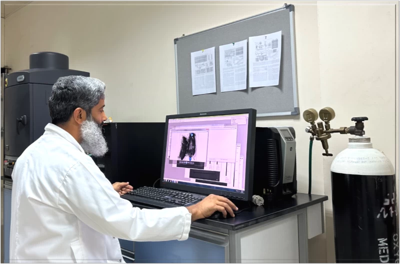 باحثون من جامعة نزوى يطورون ضمادة جروح متطورة صديقة للبيئة بتقنية مبتكرة
