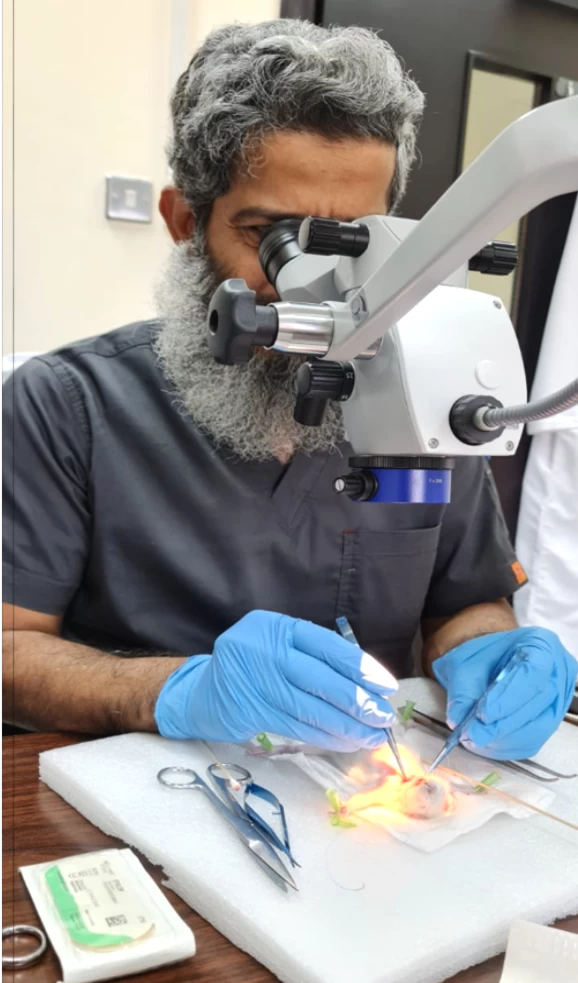 باحثون من جامعة نزوى يطورون ضمادة جروح متطورة صديقة للبيئة بتقنية مبتكرة